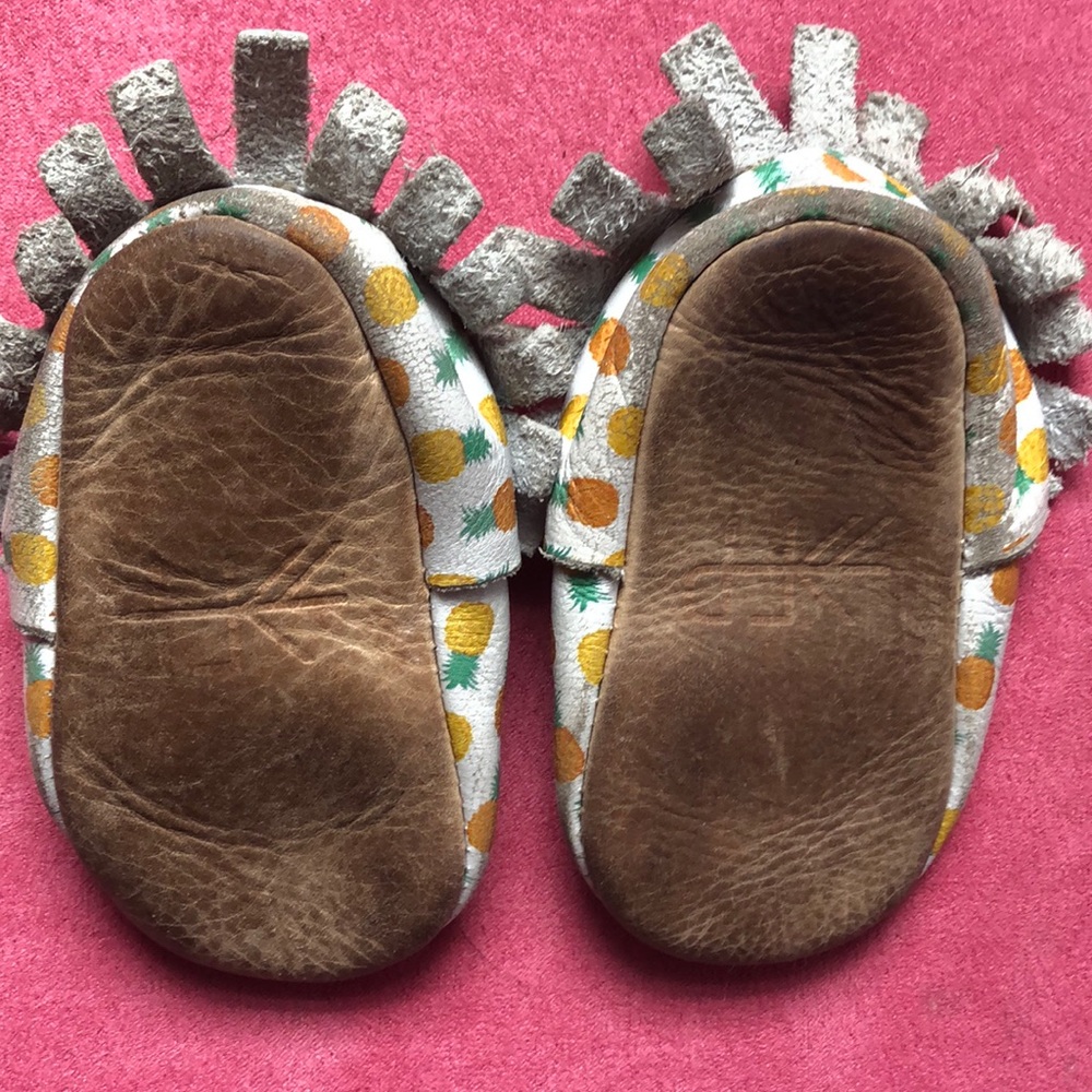 Pineapple Freshly Picked moccasins size 3 - Picture 4 of 6